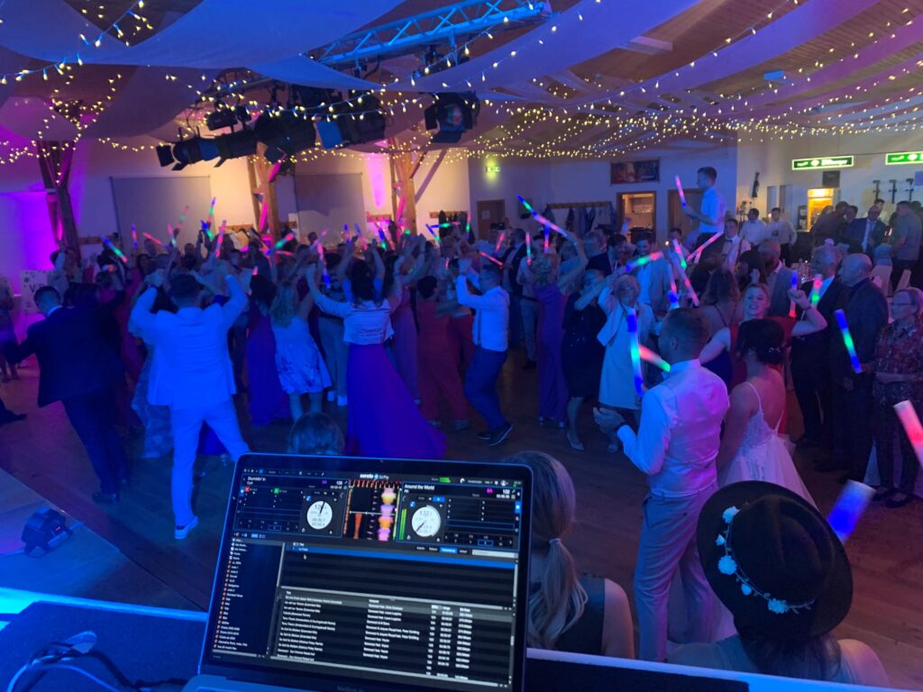 Hochzeits-DJ | Music DJ Chris | Hochzeit Eifel | www.deejaychris.de | info@deejaychris.de