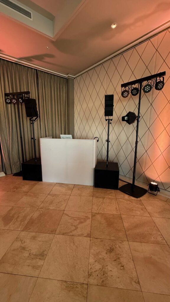 Hochzeitsparty DJ NRW – DJ Chris Hochzeitsparty DJ NRW – DJ Chris Döring mit professioneller Ton- und Lichttechnik