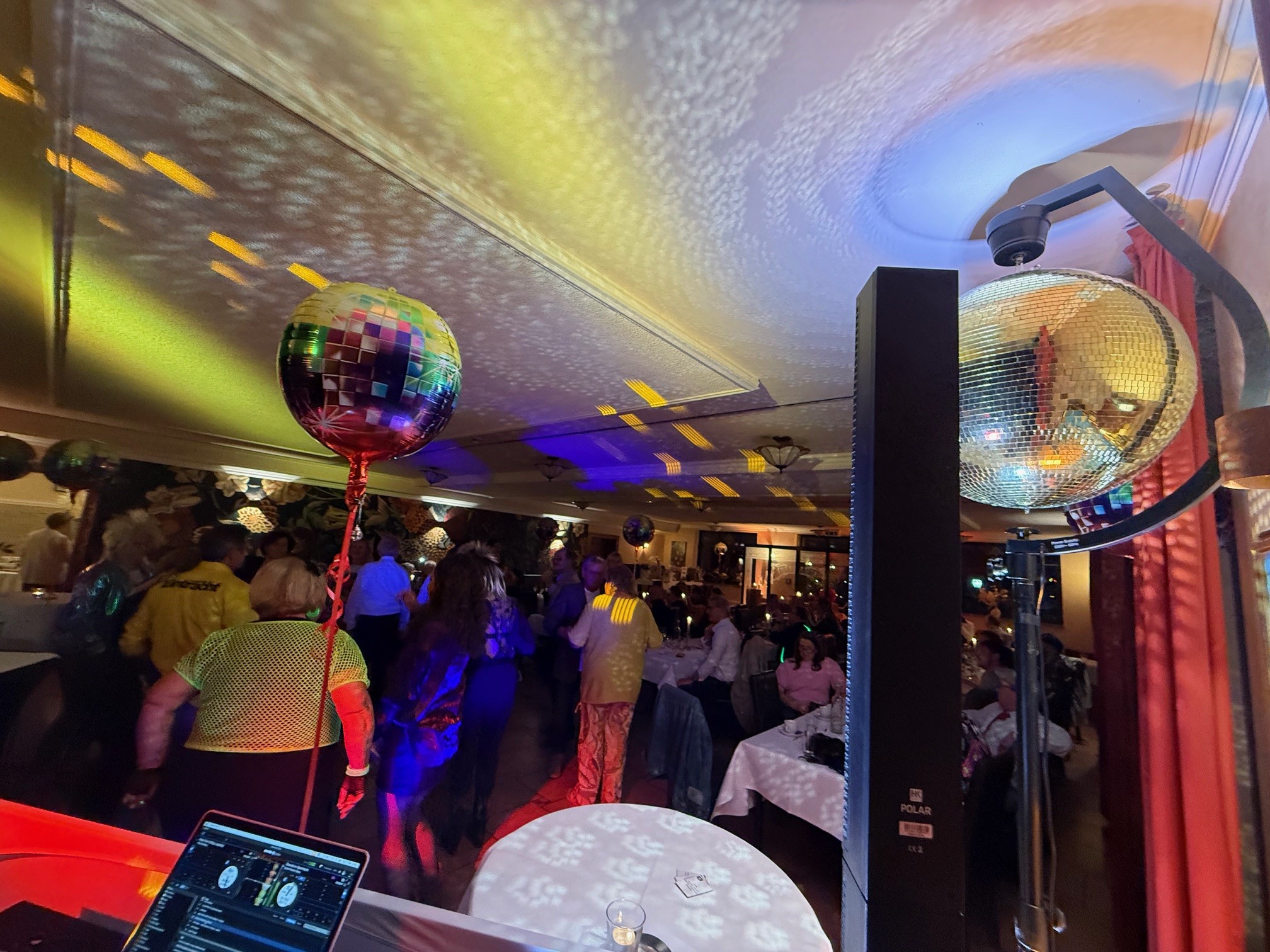 Geburtstagsfeier im Waldhotel Rheinbach mit DJ Music Chris, Musik, Licht und ausgelassener Stimmung