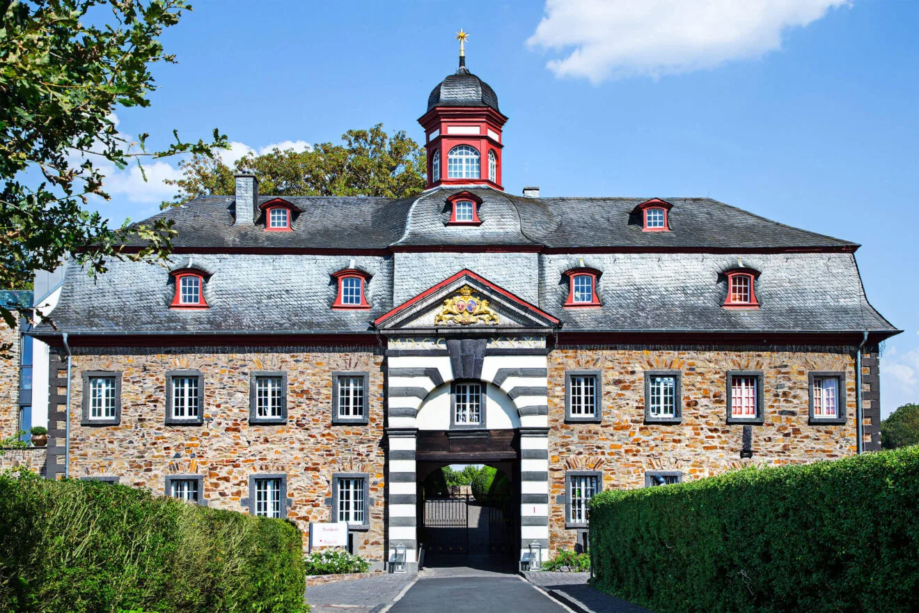 Schloss Burgbrohl als Hochzeitslocation mit Hochzeits-DJ Schloss Burgbrohl