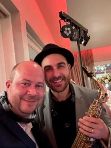 Hochzeits-DJ Music DJ Chris mit Saxophonist Ben Flora