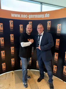 DJ Chris mit Dirk Kau, Präsident des NAC Germany Landesverbands Westdeutschland.