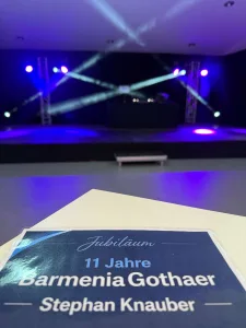Event-DJ Music DJ Chris bei einem Firmenjubiläum der Barmenia Gothaer mit Bühnen- und Lichttechnik
